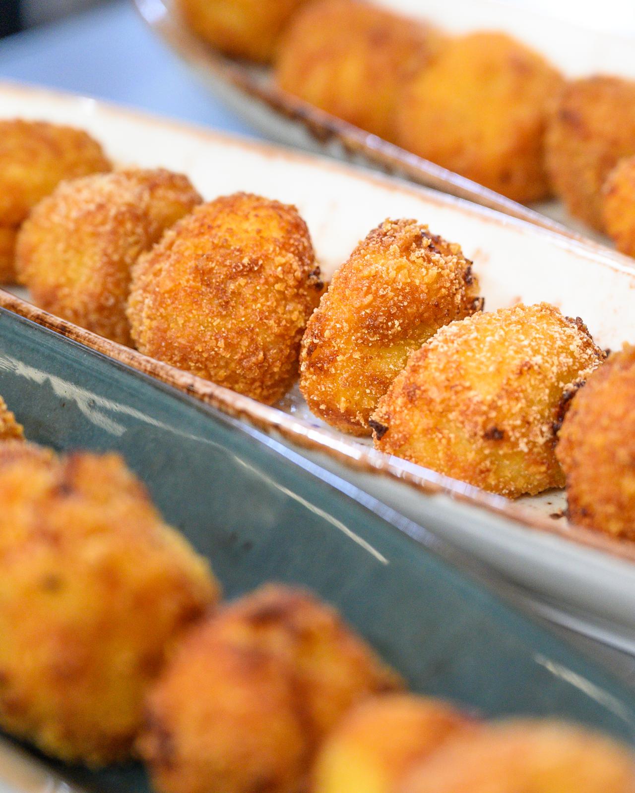 Croquetas caseras en Asador Basanta, restaurante en Algorta Getxo Bizkaia